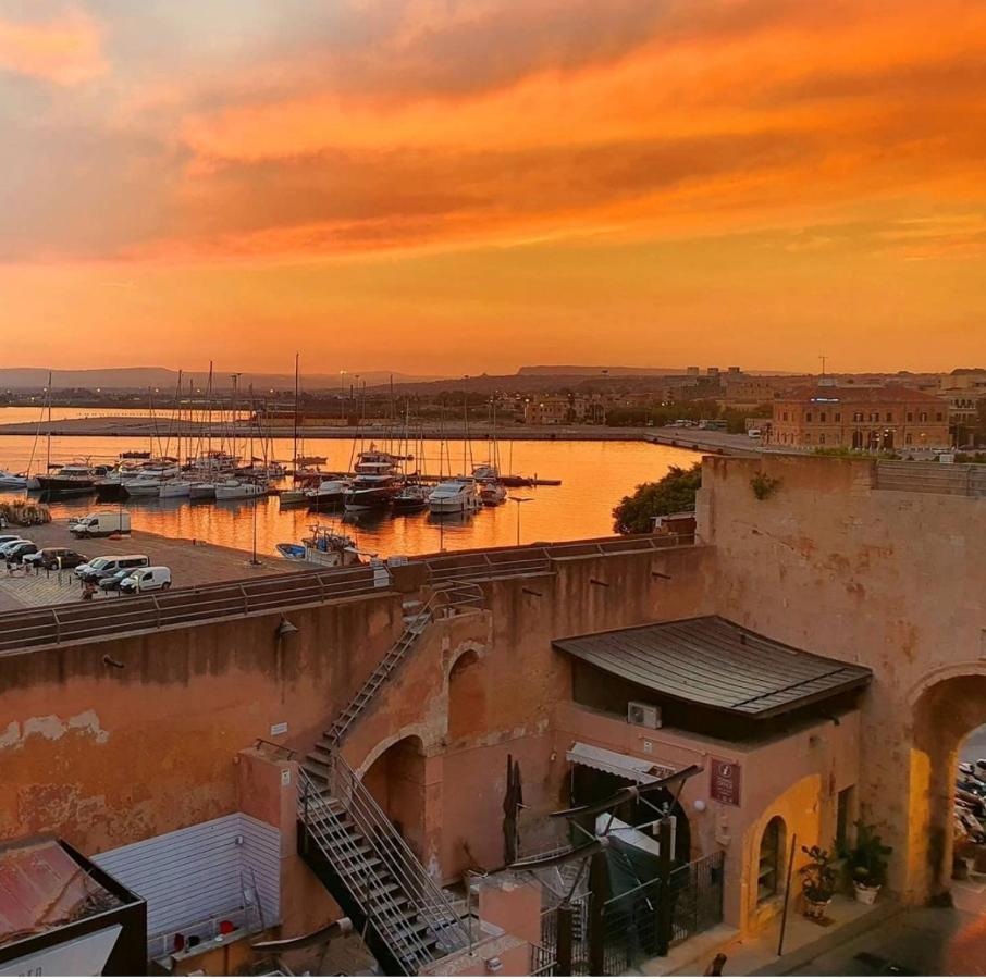 B&B Marina Di Ortigia シラクーサ エクステリア 写真