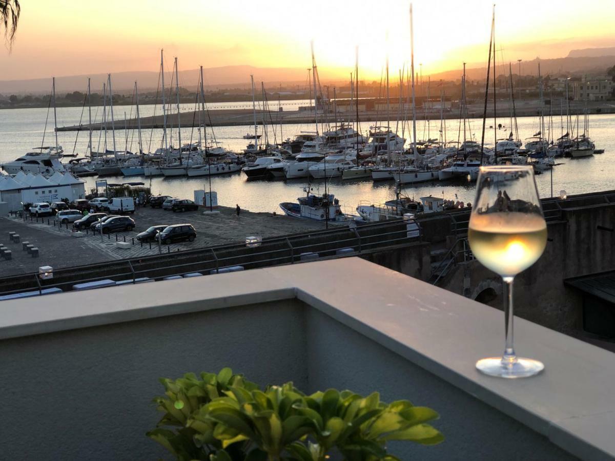 B&B Marina Di Ortigia シラクーサ エクステリア 写真